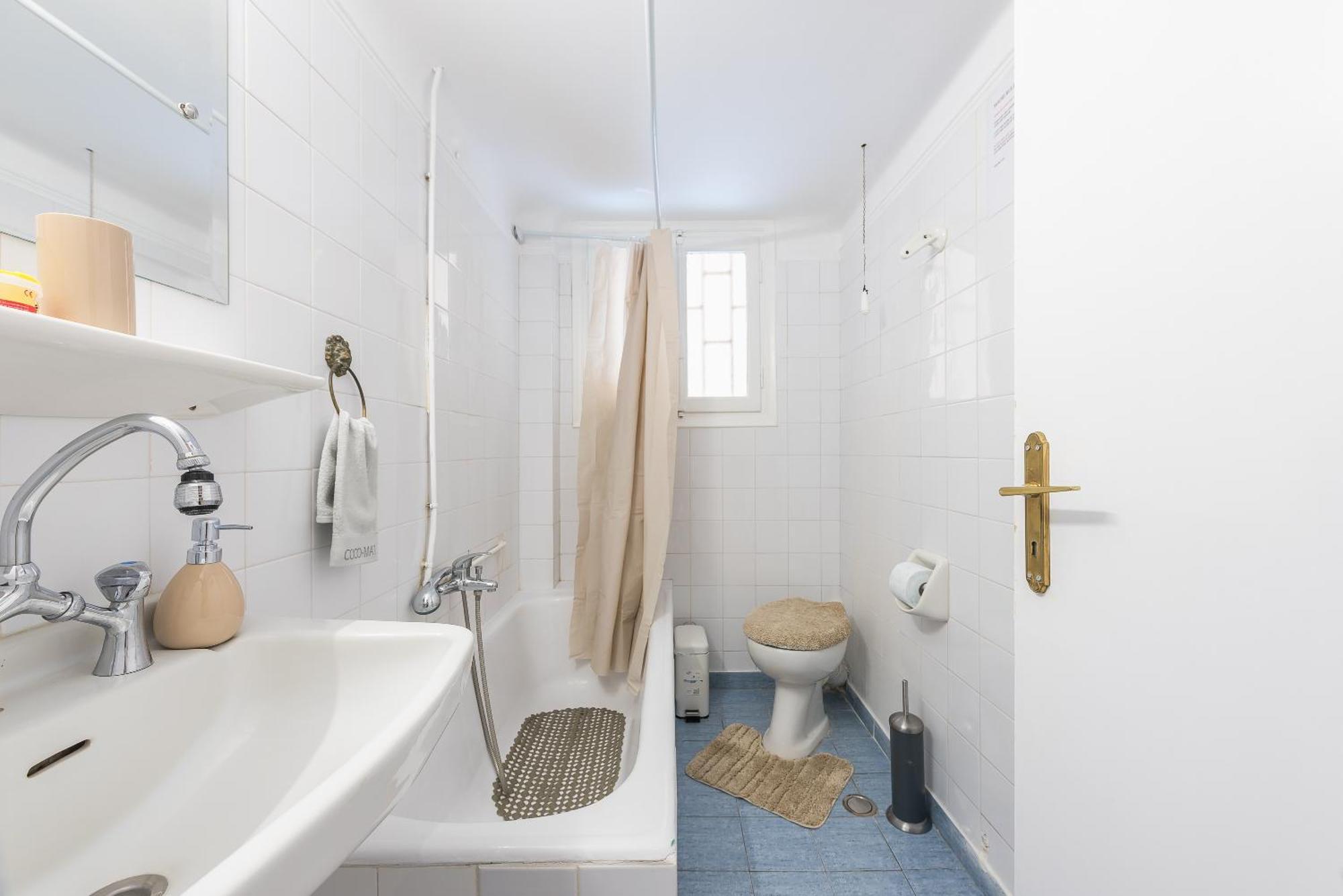 Private Rooms Athens - Shared Bathroom Bilik gambar